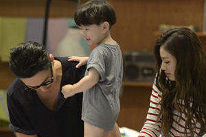 《女神》丑萌正太走秀 叶璇失联遭质疑