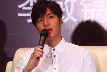 李敏镐即将北京开唱 自谦并非白马王子