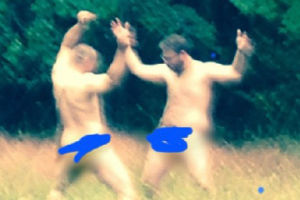 弗兰科携好基友裸体逃亡 甩鸟械斗起舞