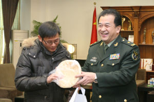 《天河》中段奕宏原型陈建国参观八一厂