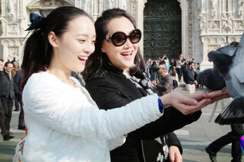 《带爸妈》迎新嘉宾 宋佳街头练摊筹钱