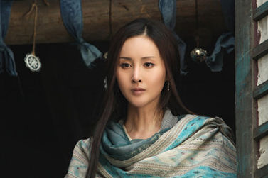 王若心《雄师》牵手成龙 气质惊艳引期待