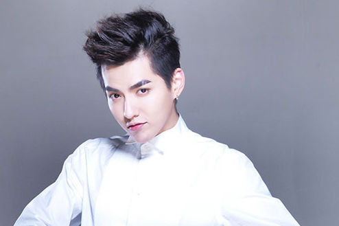 《有一个地方》热映 吴亦凡转型气场强大