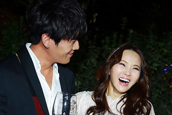 王菲章子怡伊能静喜事都招黑