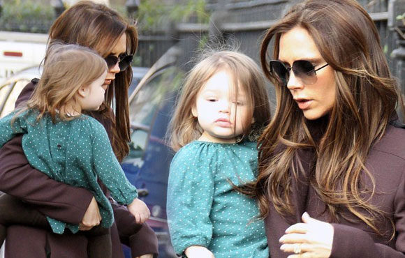 ��ɩ�����±���Ů���� С��˯������