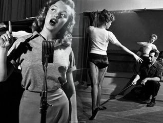 ��¶����ѵ�����ع�#���ʵ�����������