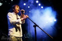 与汶川同在义演流行摇滚交汇募捐122万(组图)