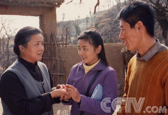 资料图片:电视剧《阿霞》精彩剧照(5)