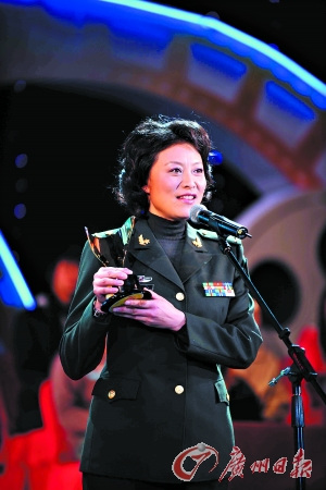 广州大学生电影节颁奖 岳红击败章子怡封后