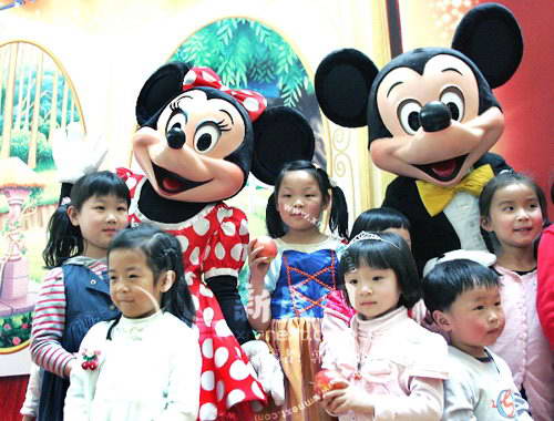 迪士尼为中国观众打造舞台剧 米奇发现魔法书