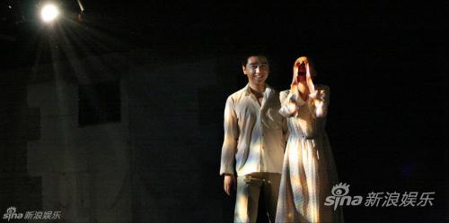 1919剧场上演话剧《李小红》观众回归初恋(图)