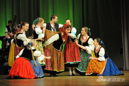 资料介绍:2011相约北京波兰华沙民族歌舞