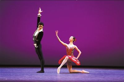 古典芭蕾少年组金奖得主武思聪、邱芸庭