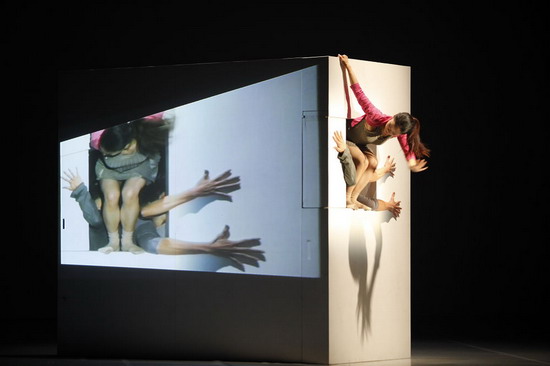 名家现代舞新作亮相《舞蹈平台2010》(组图)