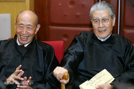 朱旭看《家》落泪 蓝天野:演坏人是我自找的