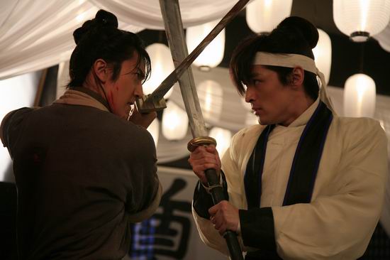 吴尊泪洒《剑蝶》片场 阿sa被称诈死有天分【图】