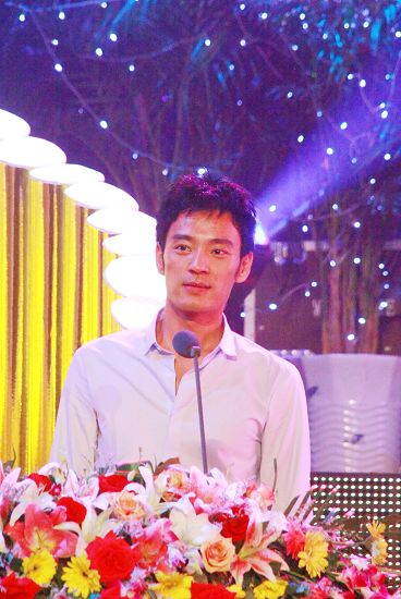 李光洁为儿童电影节颁奖 称拍儿童片是未了心