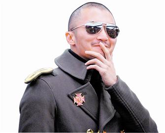 谢霆锋光头造型