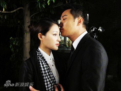 《宅男总动员》谭耀文甘婷婷拥吻戏外讲浪漫