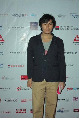 ��������з���Ӱչ