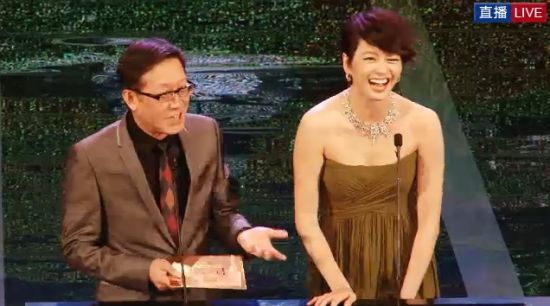 ������ΰǿ����ӽ����̨�����Ů��ǽ�