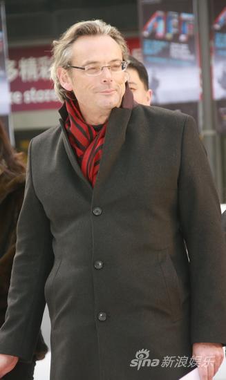 �Ĵ����ǵ�Ӱ�ڱ�Ļ�����аĵ�Ӱ��ͨ����(ͼ)