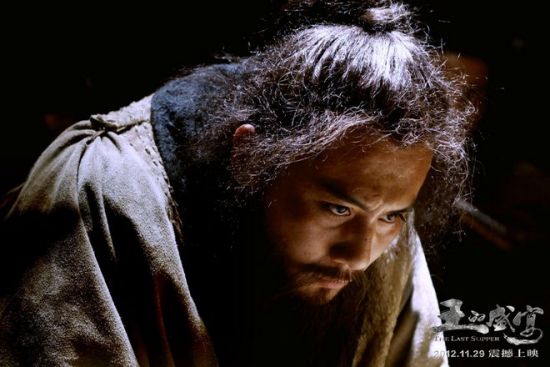 刘烨《王的盛宴》犀利造型演皇帝作困兽之斗