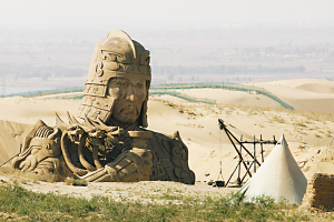 图文:《木乃伊3》片场--龙帝之墓将军像