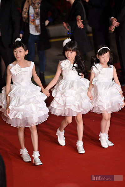 图文:第16届釜山电影节开幕-金氏<em>三姐妹</em>_<em>影音</em>
