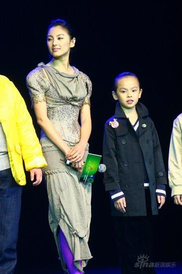 图文:《长江7号》首映庆典--张雨绮和黄蕾