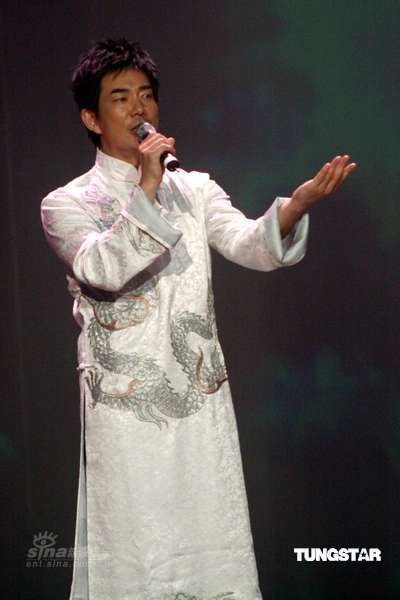 图文:《风云决》上海首映 任贤齐唱主题歌