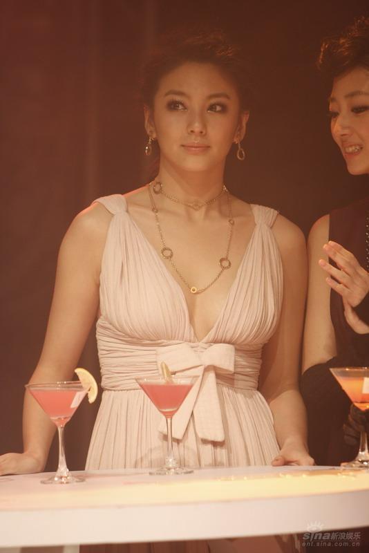 宝库女人徐克《正文不坏》电影>专题大露美女图片图片