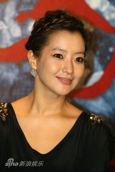 战国女主角花落景甜金喜善复出做绿叶图