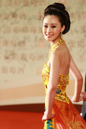 图文:上海电影节开幕红毯--林鹏中式礼服抢眼_影音娱乐_新浪网