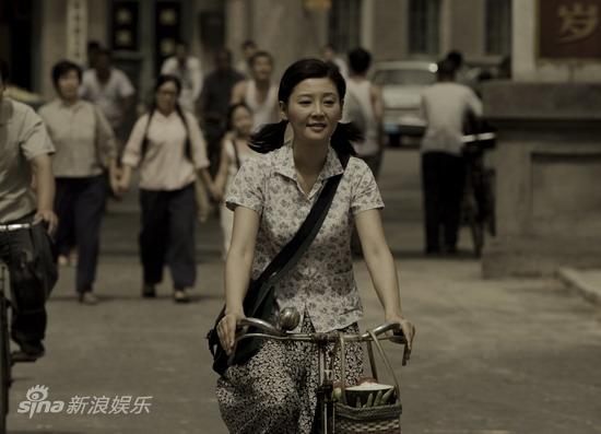 图文:《大地震》惨烈地震场景-徐帆粗布装扮