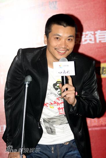 图文:《回马枪》关机-片中演员带伤亮相