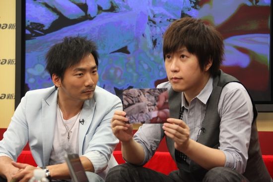 图文:五月天做客新浪聊《追梦3DNA》-阿信展