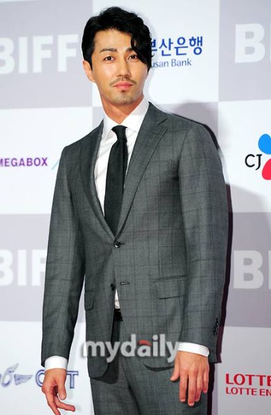 图文:第16届釜山电影节开幕-车胜元帅气