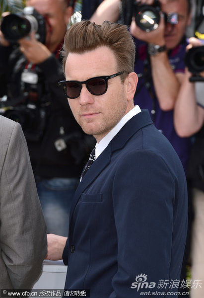 ���˸��׸�˧��