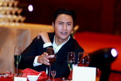 ����Ƥ2���ٰ��л��Ʊ�����������