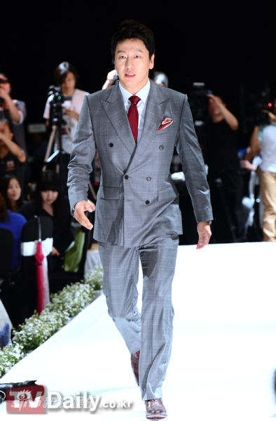 图文:《占卜师们》发布会--金秀路登场_影音娱