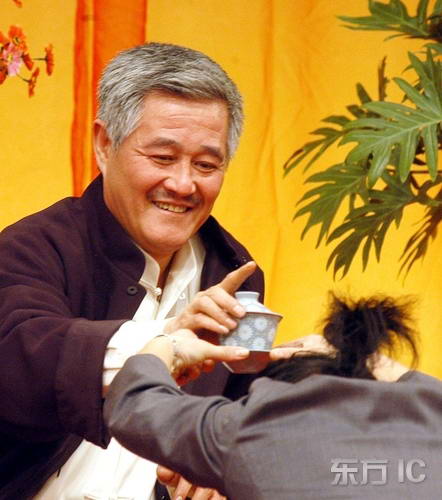 现代快报：跟上赵本山他们都发了！