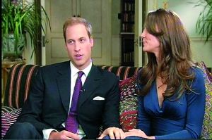宣布订婚后，两人接受电视采访，威廉左手习惯性扶着凯特膝盖，这是一种给予支持的有效心理暗示