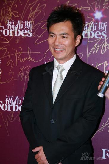 详讯：黄健翔潇洒看待传闻努力提高生活质量