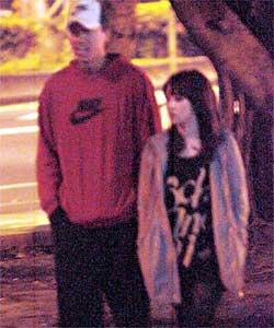 张惠妹姐弟恋不保 绯闻男友带辣妞夜游公园【图】