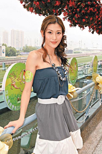 李彩华四川助手失联黎燕珊生日愿世界和平(图)