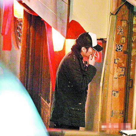 张柏芝参加谢霆锋庆功宴 小腹微凸传怀孕