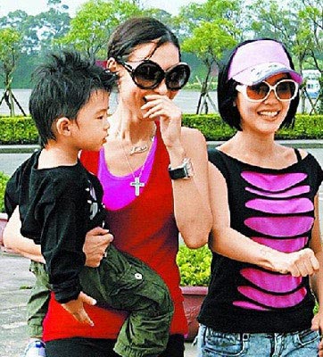 张柏芝赴台悼病逝癌童 与小s黑人相约用餐【图】