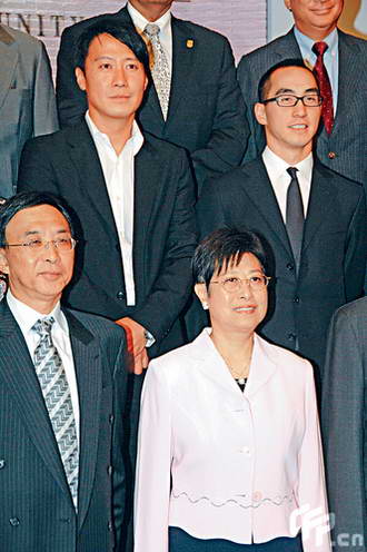 乐基儿独自出入马会被疑已婚 黎明故弄玄虚【图】