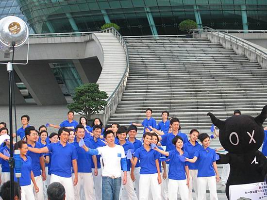 刘德华拍mv不戴婚戒 被指工作间隙发布婚讯【图】